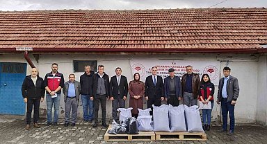 Aslanapa'da 8 üreticiye yüzde 50 hibeli çörekotu tohumu desteği