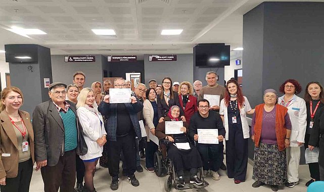 Aydın'da 18 diyabet hastası eğitimlerini tamamlayıp sertifika aldı
