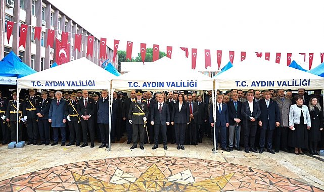 Aydın'da 29 Ekim kutlamaları çelenk sunumuyla başladı