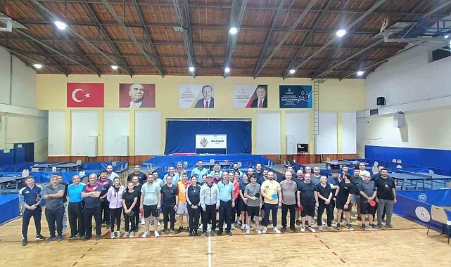 Aydın'da kamu çalışanları masa tenisinde yarıştı