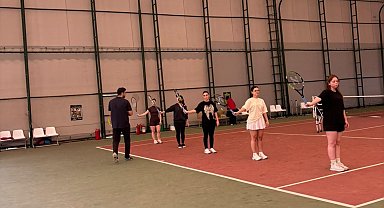 Aydın'da öğrenciler tenis kortuyla buluştu