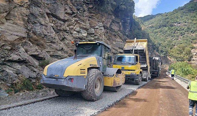 Aydın'ın 17 ilçesinde yollar için eş zamanlı çalışma