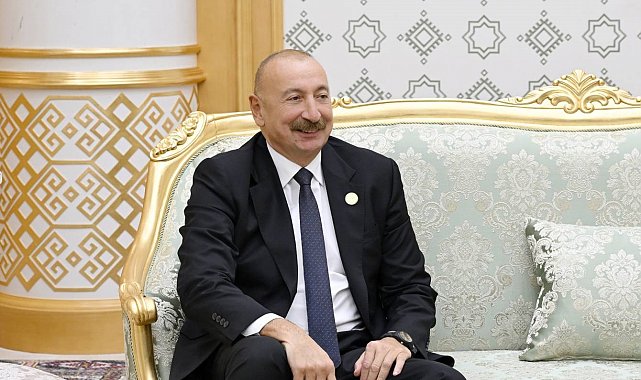 Azerbaycan Cumhurbaşkanı Aliyev, İran Cumhurbaşkanı Pezeşkiyan'la bir araya geldi