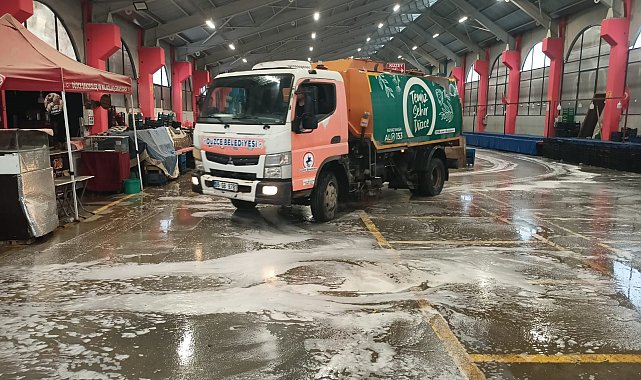 Aziziye kapalı pazaryeri yıkandı