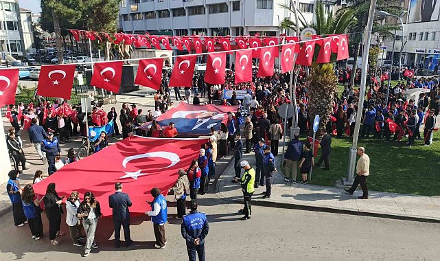 Bafra'da "Cumhuriyet Yürüyüşü"