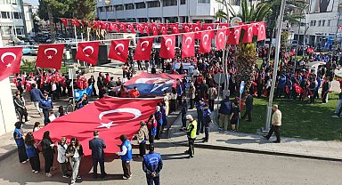 Bafra'da "Cumhuriyet Yürüyüşü"