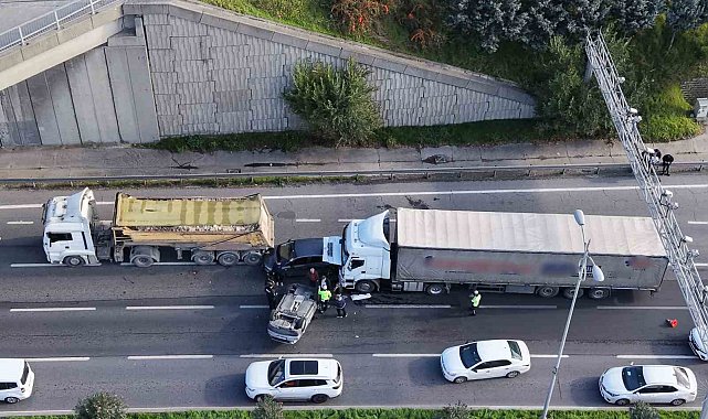 Bağcılar'da zincirleme kaza: 2 yaralı