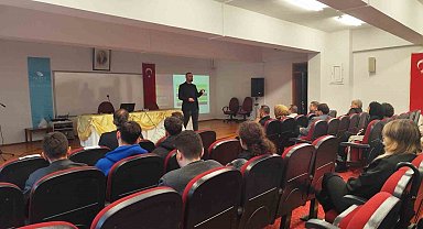 Bağımlılıkla mücadelenin yasal boyutuna dikkat çekildi