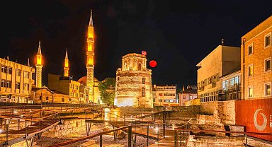 Bakan Ersoy, Edirne'nin tarihe açılan kulesini inceledi