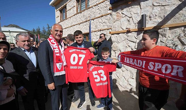 Bakan Ersoy memleketi İbradı'da 2 yeni eserin açılışını yaptı