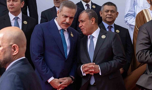Bakan Fidan, İİT Dışişleri Bakanları ile aile fotoğrafı çektirdi