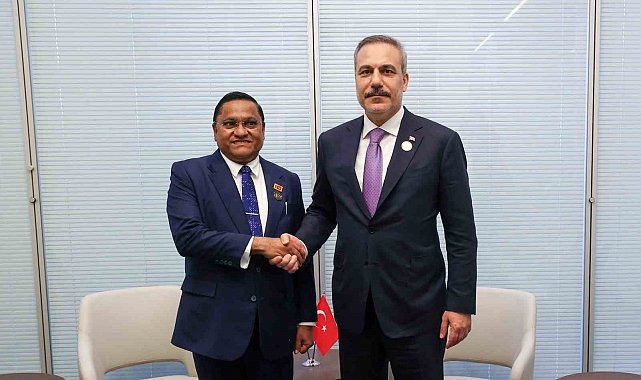 Bakan Fidan, Sri Lankalı Bakan Herath ile bir araya geldi