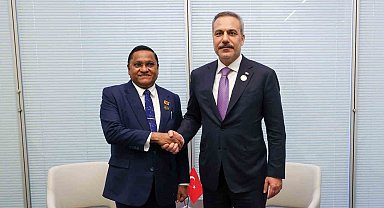 Bakan Fidan, Sri Lankalı Bakan Herath ile bir araya geldi
