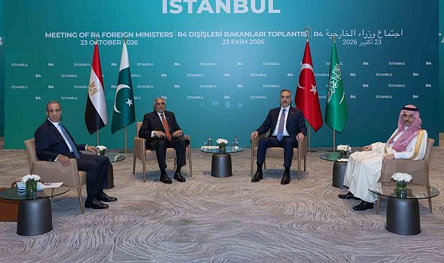 Bakan Fidan'ın ev sahipliğindeki R4 toplantısında aile fotoğrafı