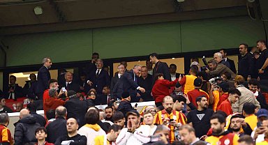 Bakan Osman Aşkın Bak, Galatasaray - Barcelona maçını izledi
