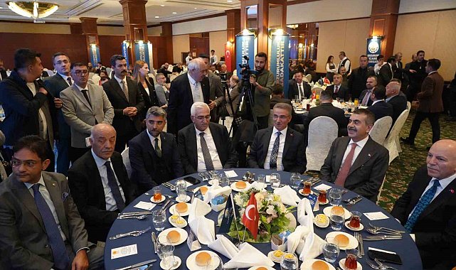 Bakan Tekin: "Ortak akıl arayışı beni mutlu etti"