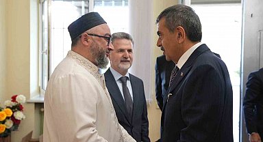 Bakan Tekin, Tiflis'te Gürcistan Müslümanları İdaresi'ni ziyaret etti