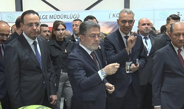 Bakan Yumaklı: "11 ilde 22 bin hektarlık alanda yapay zeka destekli sulama otomasyonu sistemlerini devreye alacağız"