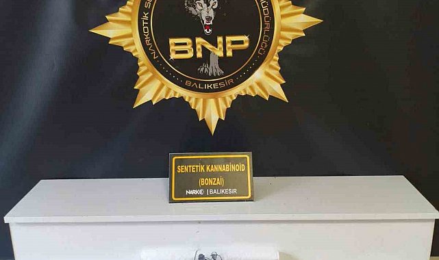 Balıkesir'de 1 kilo uyuşturucu ham maddesi ele geçirildi