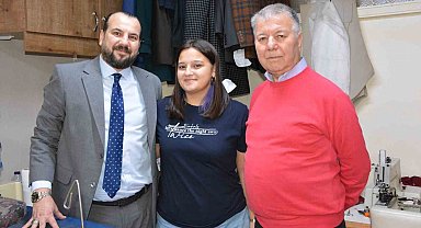 Balıkesir'de üç kuşak aynı dükkanda terzilik yapıyor