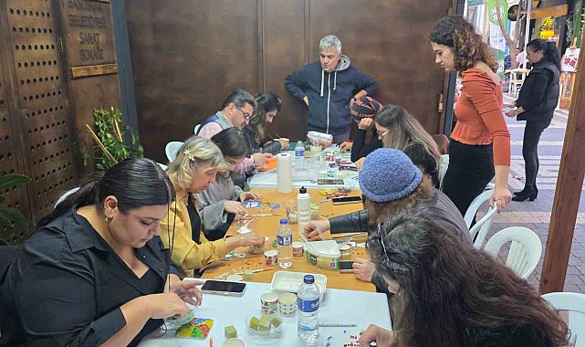 Bandırma'da cam mozaik ve vitray atölye çalışması düzenlendi