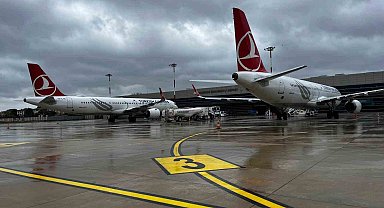 Barselona ve Çukurova'dan gelen yolcu uçakları Çanakkale Havalimanı'na iniş yaptı