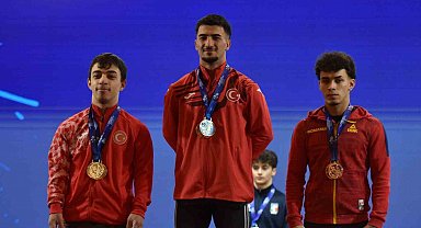 BARÜ'lü milli sporculardan Avrupa Halter Şampiyonası'nda 5 madalya