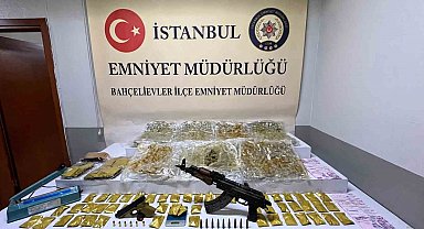 Başakşehir'de uyuşturucu operasyonunda AK-47 ele geçirildi