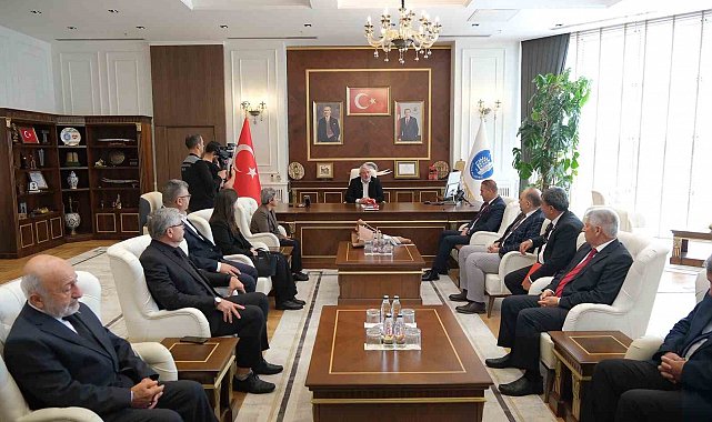 Başkan Aşgın muhtarların gününü kutladı