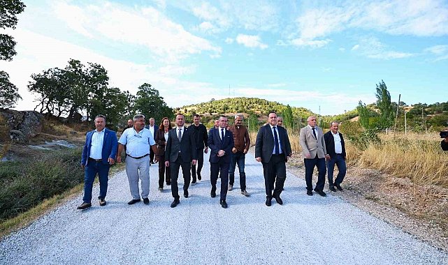 Başkan Dutlulu, Demirci'de 12 mahalleye ulaşım sağlayan yolu inceledi
