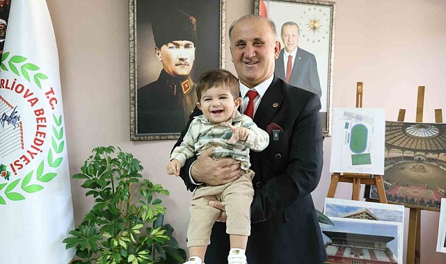 Başkan Kaya, minik Teoman ile buluştu