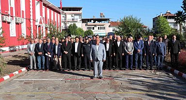 Başkan Özel, muhtarların gününü kutladı