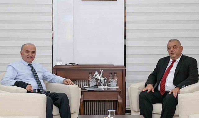 Başkan Özlü, "Omuz omuza hizmet etmeye devam edeceğiz"