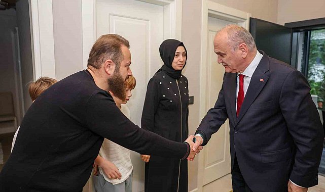 Başkan Özlü'den vefat eden iş adamının ailesine taziye ziyareti