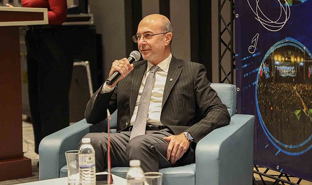 Başkan Pekyatırmacı Gençlik Buluşması'nda üniversiteli gençlerle bir araya geldi