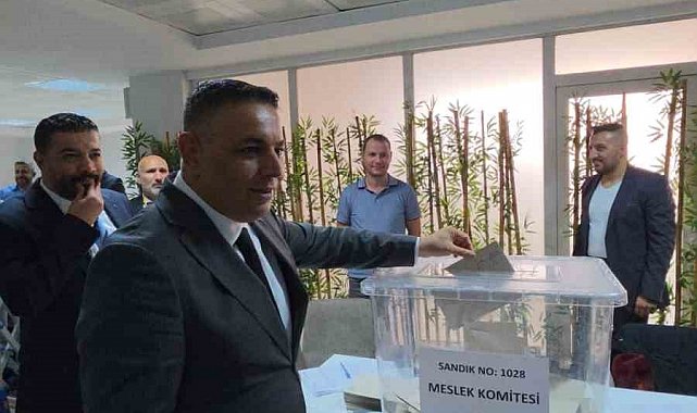 Başkan Sadıkoğlu, oyunu kullandı