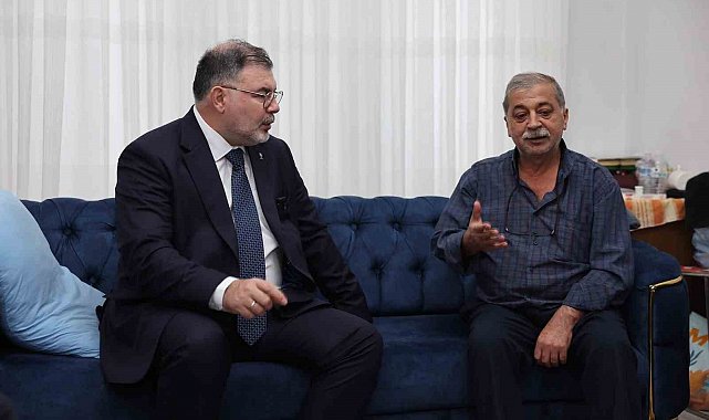 Başkan Saygılı, Bayraklı'da depremzede aileleri ziyaret etti