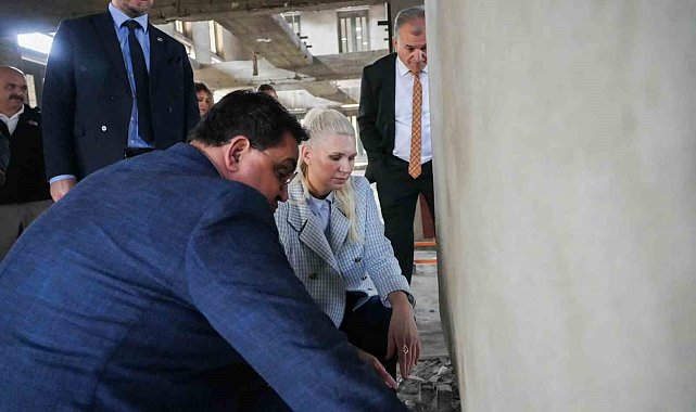 Başkan Subaşı tarihi koza fabrikasını ziyaret etti