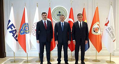 Başkan Tugay'dan İzmir için Ankara'da üst düzey temaslar