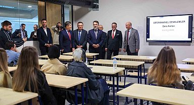 Başkan Vekili Biba'dan üniversitelilere mesaj: "Sizin olanı size sunuyoruz"