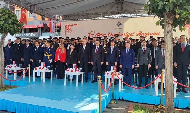 Batman'da 29 Ekim Cumhuriyet Bayramı kutlandı