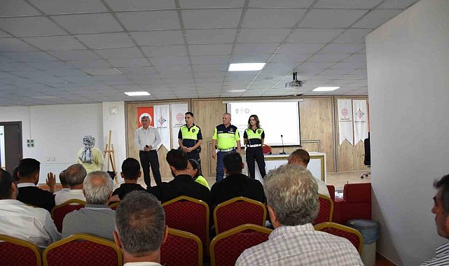 Batman'da öğrenci servis şoförleri ve rehber personele trafik eğitimi verildi