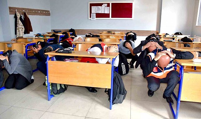 Batman'da okullarda eş zamanlı tahliye tatbikatı
