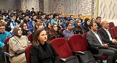 Bayburt Fen Lisesinde Erasmus+ ve eTwinning fırsatları tanıtıldı