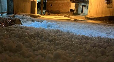 Bayburt'ta fındık büyüklüğünde dolu etkili oldu