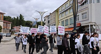 Bayburt'ta meme kanserine karşı farkındalık yürüyüşü düzenlendi