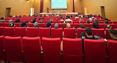 Bayburt'ta üniversite öğrencilerine şiddetin işaretleri anlatıldı