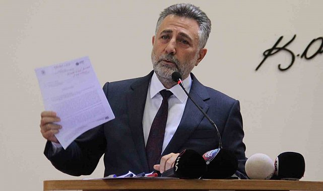 Bayraklı Belediyesi operasyonunda karar: Eski Başkan Sandal ve oğlu dahil 15 kişi tutuklandı