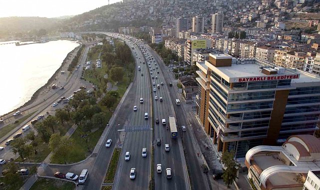 Bayraklı Belediyesinde 20 milyonluk kamu zararı, 4 milyonluk rüşvet ağı