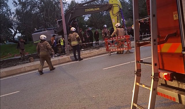 Bayrampaşa'da çalışma sırasında yol çöktü. Göçük altında kalanları olduğu iddia edilirken, olay yerine polis, AFAD, itfaiye ve sağlık ekipleri sevk edildi.